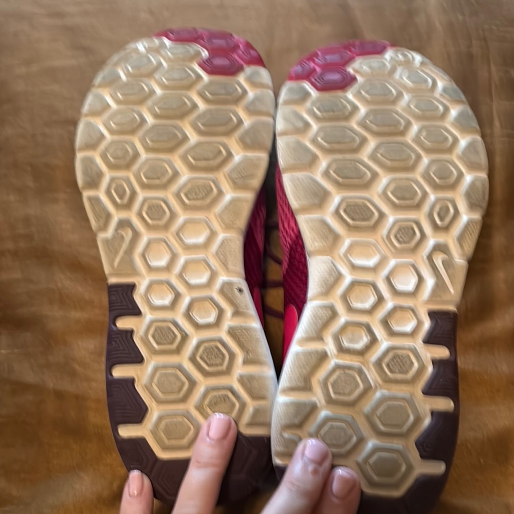Nike Pink and Purple Athletic Shoes Lightweight Performance - Picture 6 of 6